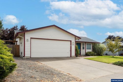 680 N 10th Pl, Aumsville, OR, 97325-8970 | Card Image