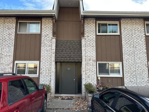 7605 Woodview St, Westland, MI, 48185-5946 | Card Image