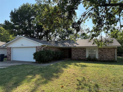 1319 Brookhaven St, Ardmore, OK, 73401-3705 | Card Image