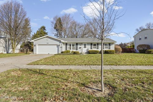541 Dussel Dr, Maumee, OH, 43537-2316 | Card Image