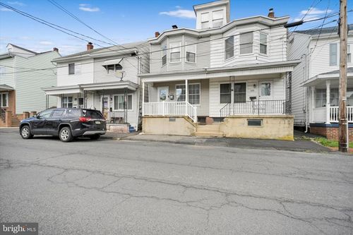 145 N Railroad Ave, FRACKVILLE, PA, 17931-1414 | Card Image