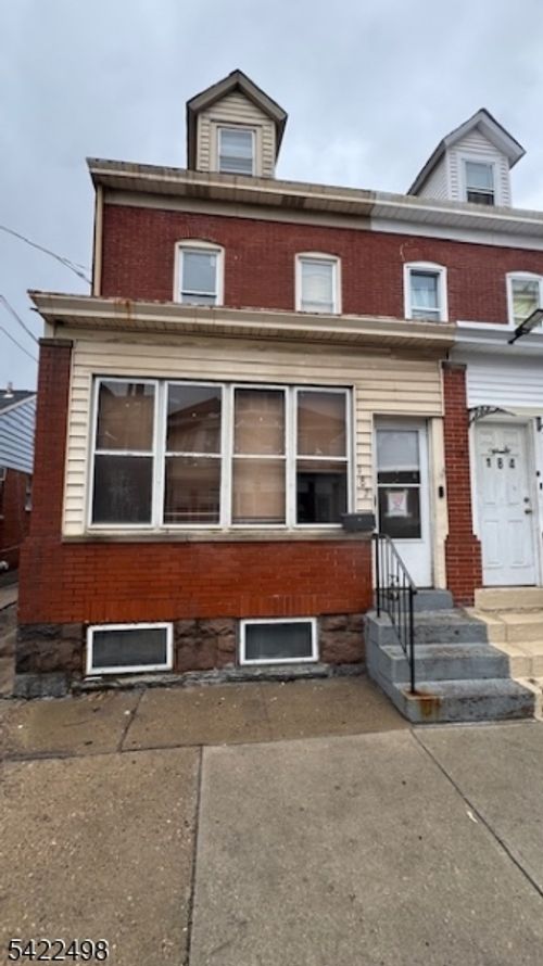 182 Liberty St, Trenton, NJ, 08611-2632 | Card Image