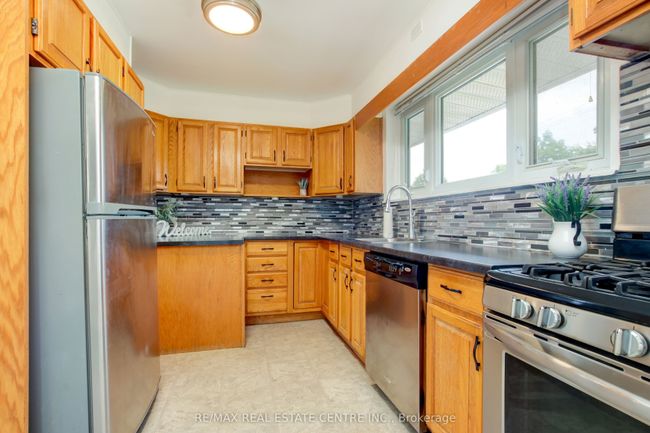 38 Weber Dr, House other with 4 bedrooms, 2 bathrooms and 5 parking in Georgetown ON | Image 12