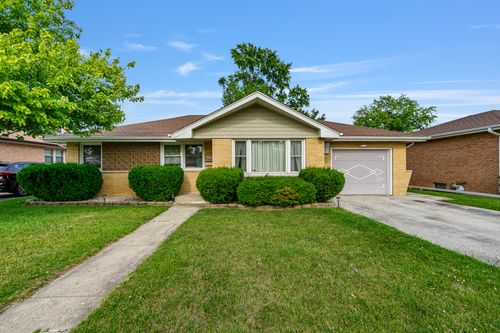 10805 S Oak Park Ave, Worth, IL, 60482-1520 | Card Image