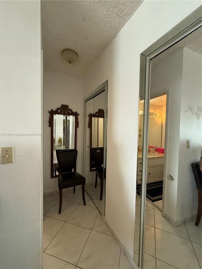 APT-628 - 500 Bayview Dr, Condo with 1 bedrooms, 2 bathrooms and null parking in Sunny Isles Beach FL | Image 22