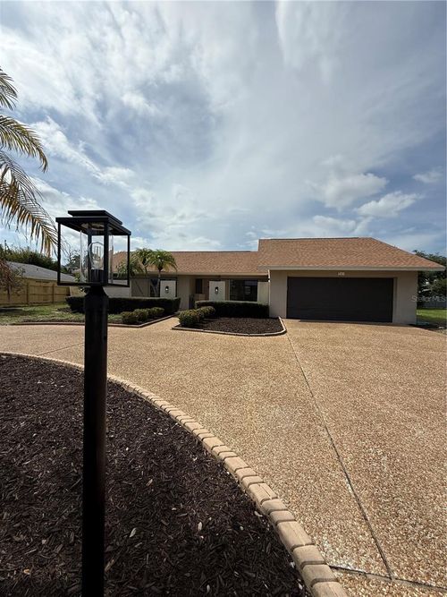 5049 Inverness Dr, SARASOTA, FL, 34243-4722 | Card Image
