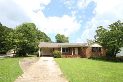 2825 Delaney Dr, Burlington, NC, 27215-5215 | Card Image