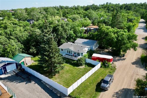 180 10th St, Buena Vista, SK, S2V1B1 | Card Image