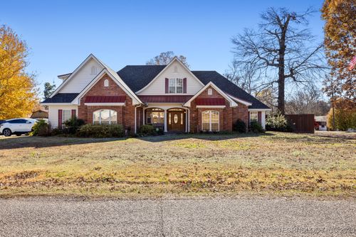 402 E Bissell St, Hugo, OK, 74743-7014 | Card Image