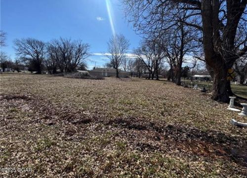 608-604608 W Pine St, Weir, KS, 66781-4256 | Card Image