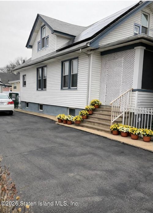 295 Watchogue Rd, Staten Island, NY, 10314-3159 | Card Image