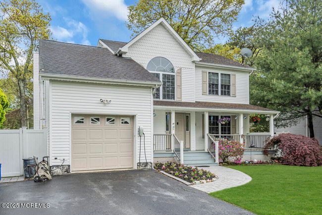 Spacious wide driveway | Image 5