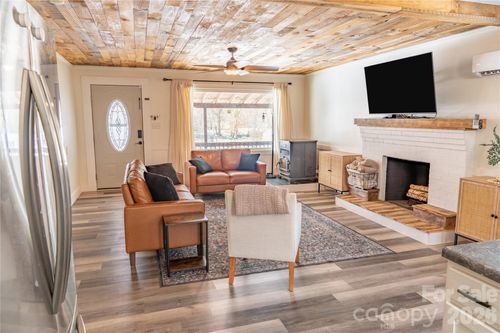 8573 Cruso Rd, Canton, NC, 28716-5412 | Card Image