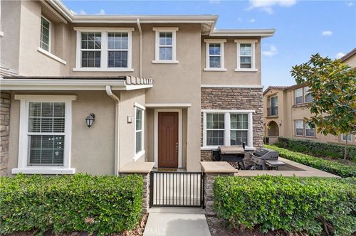 unit-104-16001 Chase Rd, Fontana, CA, 92336-5084 | Card Image