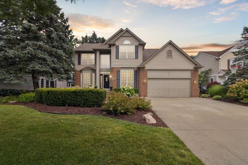 1128 Chestnut Ln, South Lyon, MI, 48178-1897 | Card Image