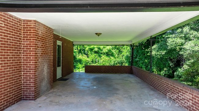 1230 2 Nd St Se, House other with 3 bedrooms, 2 bathrooms and null parking in Hickory NC | Image 9