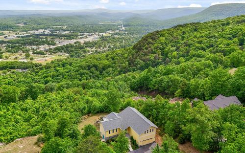 9028 Terrace Falls Dr, Soddy Daisy, TN, 37379-4550 | Card Image