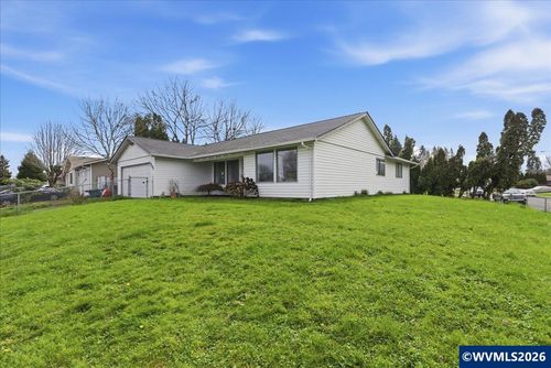 990 Hazel St, Aumsville, OR, 97325-8975 | Card Image