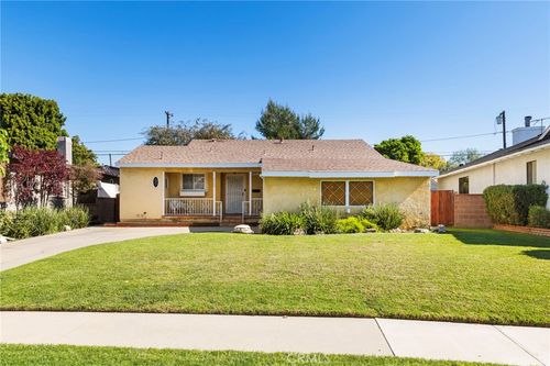 2334 Iroquois Ave, Long Beach, CA, 90815-2334 | Card Image