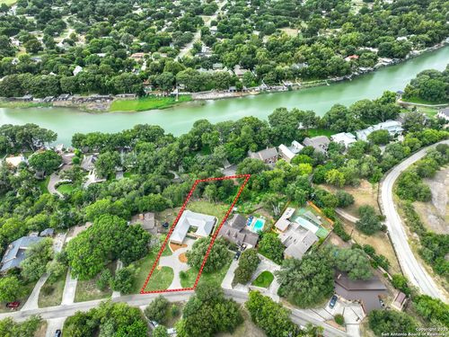 352 Ridge Crest Dr, Seguin, TX, 78155-9407 | Card Image