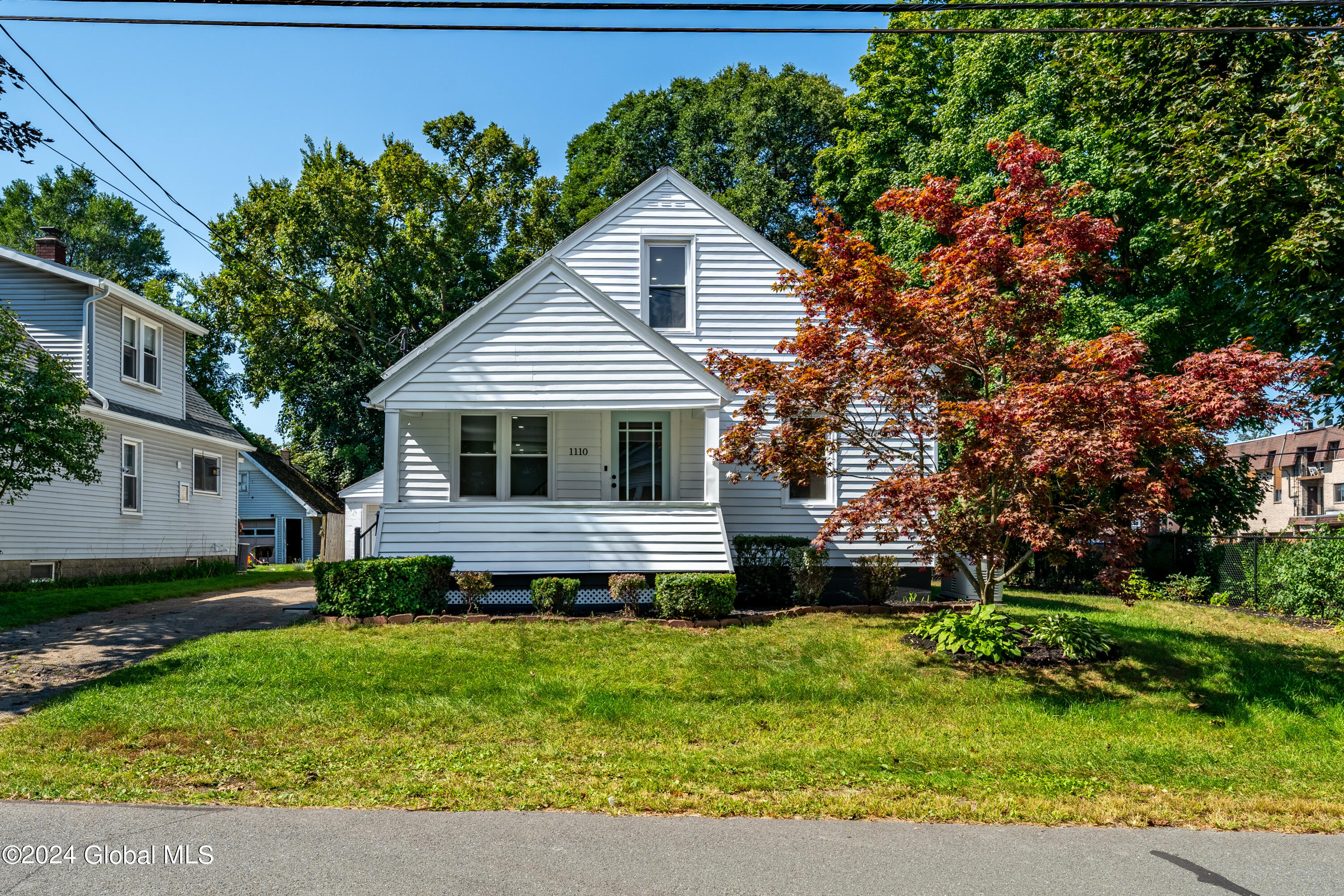 Floral Ave, Schenectady, NY 12306