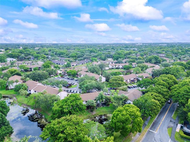 4306 Carambola Cir N, Townhouse with 2 bedrooms, 3 bathrooms and null parking in Coconut Creek FL | Image 22