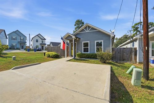 16740 Stonefield, Montgomery, TX, 77316-2952 | Card Image