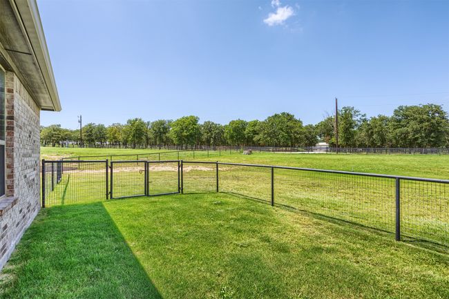 With primary and secondary fencing of your property, you are ready to move in and enjoy your new home. Furry friends will already have their fenced in play areas. | Image 26