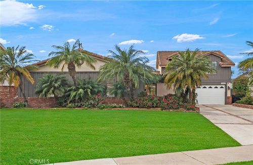 16779 Willow Cir, Fountain Valley, CA, 92708-2250 | Card Image