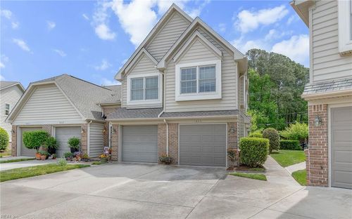 1843 Calash Way, Virginia Beach, VA, 23454-6042 | Card Image