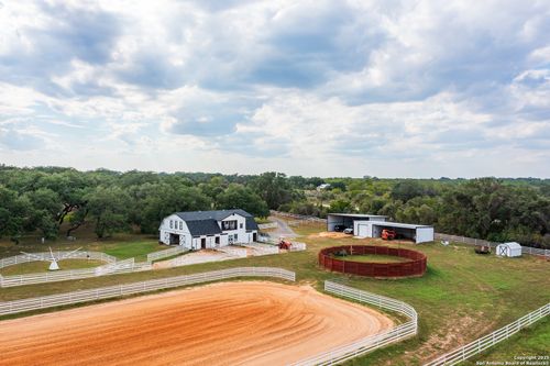 2310 W Oaklawn Rd, Pleasanton, TX, 78064-4625 | Card Image