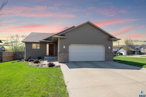 435 Macey Ave, Harrisburg, SD, 57032-2347 | Card Image