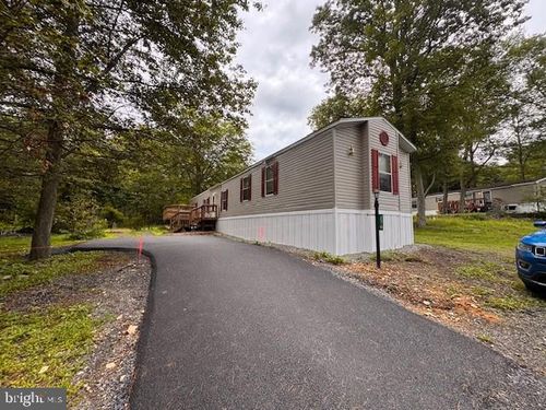 276 Birchwood Dr, EAST STROUDSBURG, PA, 18302-8585 | Card Image