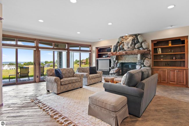 4173 Dornoch Ct, House other with 6 bedrooms, 4 bathrooms and null parking in Williamsburg MI | Image 26