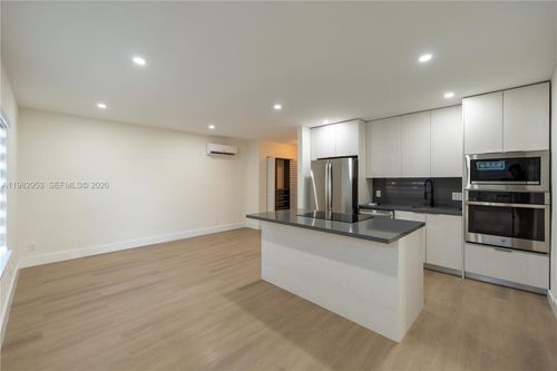 2-1615 Ne 9th St, Fort Lauderdale, FL, 33304 | Card Image