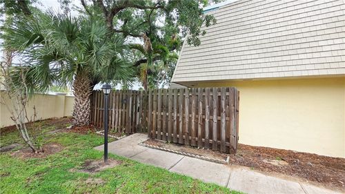 2a-1170 6th Ave, VERO BEACH, FL, 32960-5880 | Card Image