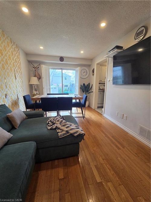 main-3082 Cantelon Cres, Mississauga, ON, L5N3J8 | Card Image