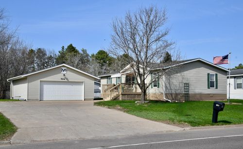 704 1st St E, Milaca, MN, 56353-1676 | Card Image