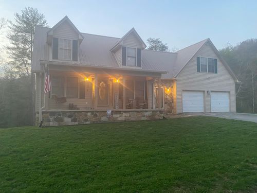 11598 Red Lick Rd, Irvine, KY, 40336-9546 | Card Image
