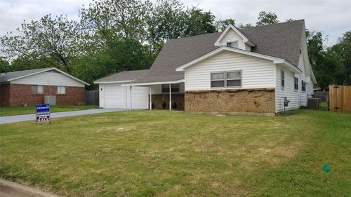 758 Briarwood Ln, Hurst, TX, 76053-5554 | Card Image