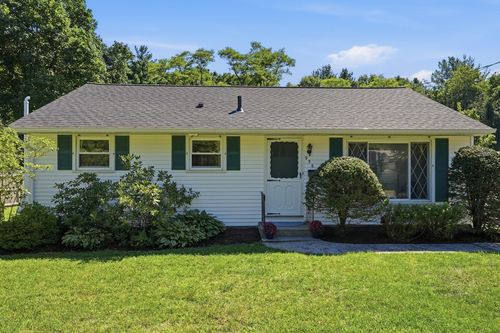956 Ryan Rd, Northampton, MA, 01062-3676 | Card Image