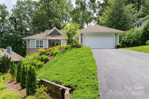 112 Broadmoor Dr, Flat Rock, NC, 28731-9570 | Card Image