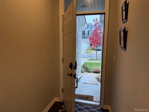 4811 Broomfield Way, Lake Orion, MI, 48359-1957 | Card Image