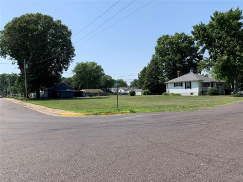 113 S Olive St, Hartford, IL, 62048-1335 | Card Image