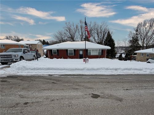 49221 S Meadowbrook Cir, East Liverpool, OH, 43920-9669 | Card Image