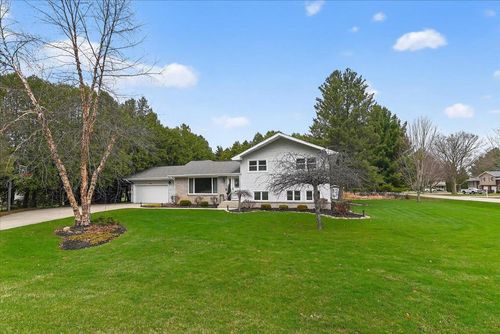 5576 Auchter Lane Lane, Westport, WI, 53597 | Card Image