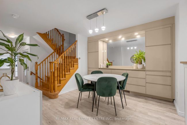 808 Mckay Cres, House attached with 3 bedrooms, 3 bathrooms and 2 parking in Milton ON | Image 13