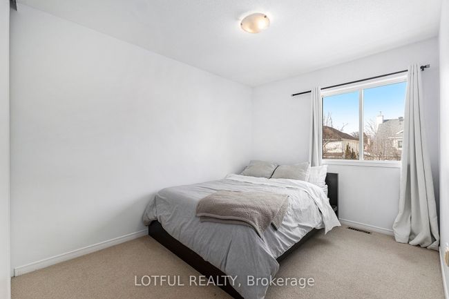 268 Stoneway Dr, House attached with 3 bedrooms, 2 bathrooms and 2 parking in Nepean ON | Image 18