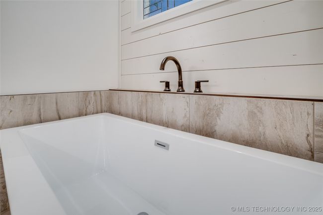 6904 E 86 Th Pl N, House other with 3 bedrooms, 3 bathrooms and null parking in Owasso OK | Image 19