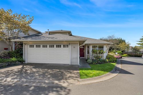 16-4383 Torquay Dr, Victoria, BC, V8N3L3 | Card Image